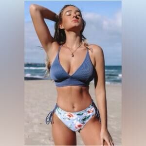 Cupshe Floral & Navy Bikini Set – Women’s Size L (Runs Small)